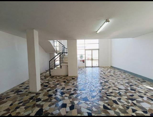 BUSINESS PROPERTY TO RENT IN HALFWAY HOUSE